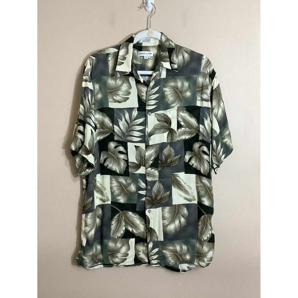 VTG Pierre Cardin Mens Hawaiian Shirt Size Medium Floral Retro Tropical Vacation